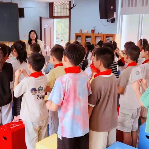 聆听秋千摇曳的歌声，感受民族文化的魅力——四年级音乐课《荡秋千》教研课纪实   塔石小学综合组教研活动