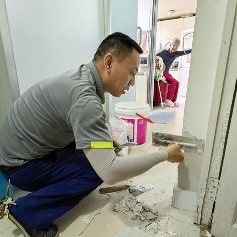 平凡岗位显担当  暖心服务护安居