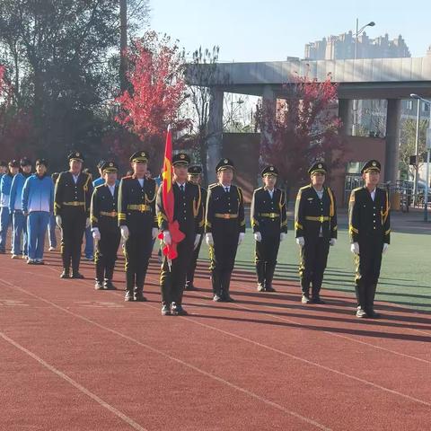 执青春画笔，绘时代新篇——抚顺市技师学院主题升旗仪式纪实