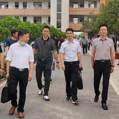 树清风正气 创清廉学校