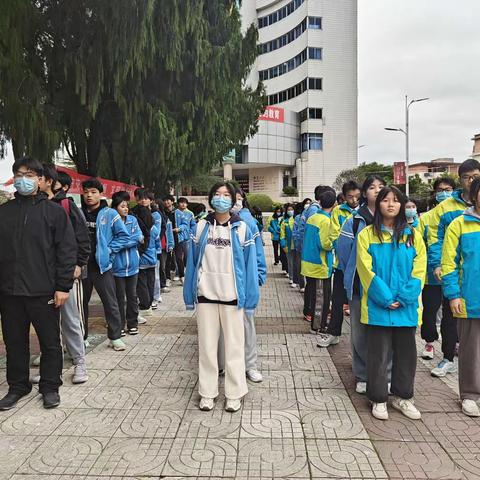 赓续红色血脉，传承长征精神——于都实验中学新团员研学活动