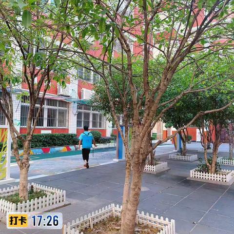 韩家墩小学 ﻿‍全校消毒·蚊虫消杀