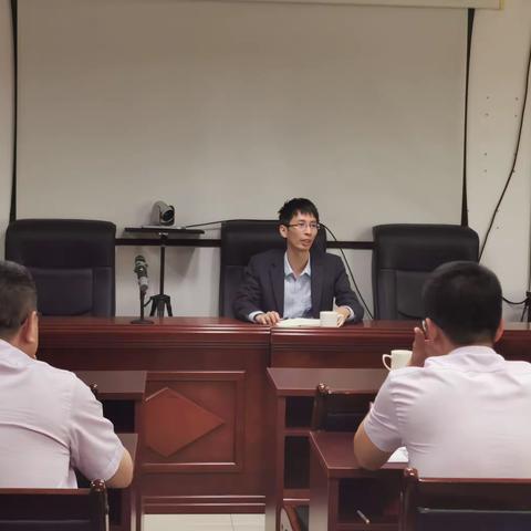 潮阳支行召开“两柜弹屏”专项提升营销培训会