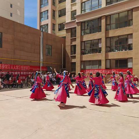 全民学习  终身学习  人人学习  促进学习———海东市中等职业技术学校全民终身学习便民服务活动