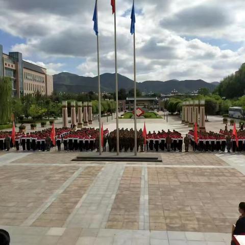 青春恰正好  军训永飞扬———海东市中等职业技术学校新生军训汇操表演