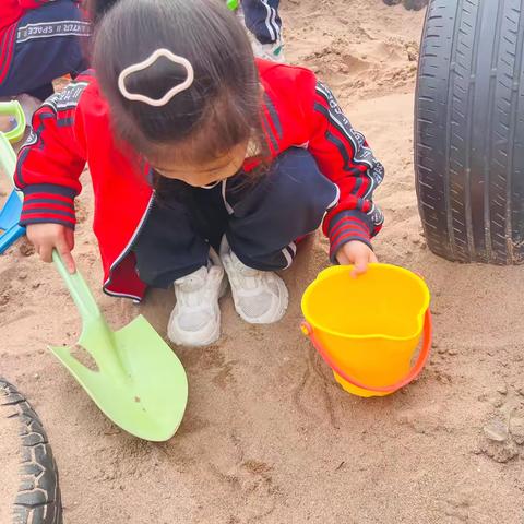 【课程故事】嗨，沙子朋友！（二）—富丹友谊幼儿园小一班