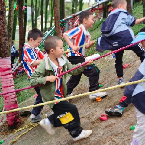 松花江小学1.2班“弘扬传统文化，走进非遗课堂”研学活动