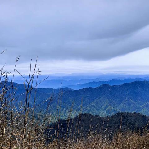 喜圆秦岭梦，勇攀冰晶顶