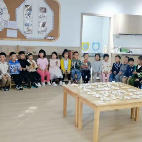 爱丁堡假日城市幼儿园主题活动——《集体生日会》