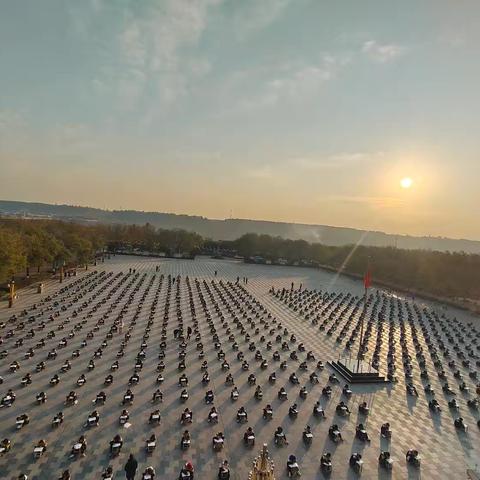 韶华不负冬日暖，群英荟萃竞锋芒——蓝光中学高三年级基础知识竞赛侧记