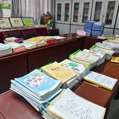 以“检”促优，以“查”促教——武官中心小学教学月常规检查工作