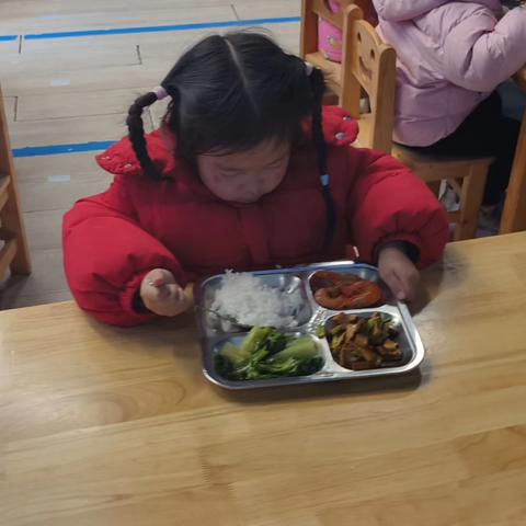 春暖开学季，快乐启新程——小二班开学第一周美好瞬间