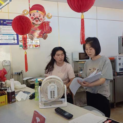 北大街道新村社区开展“信易贷”宣传活动