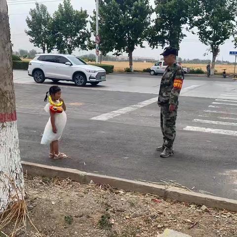 [三零创建]巡逻防控途中发现走失女童，七里营镇消防安全中心暖心送回家