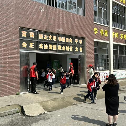 安全宣传进校园，守护少年儿童健康成长