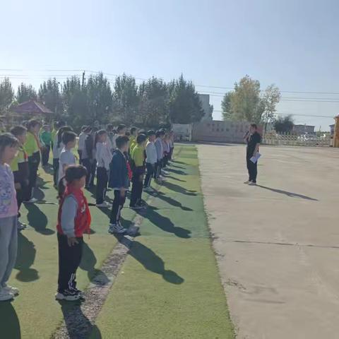 四合乡中心小学十一假期安全教育