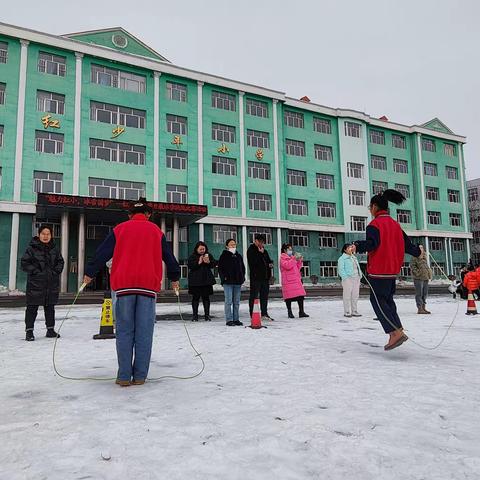 “魅力红小·冰雪圆梦”——红少年小学冰雪系列活动