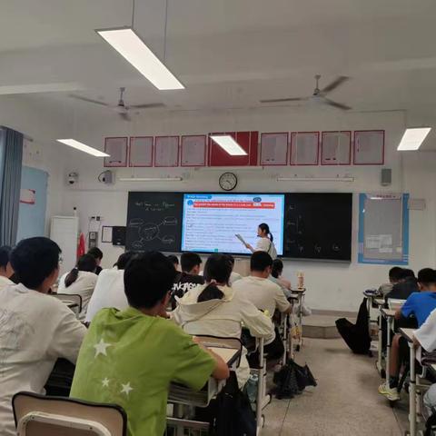 金秋教研绽芳华：我校理化教师亮相共同体开放周