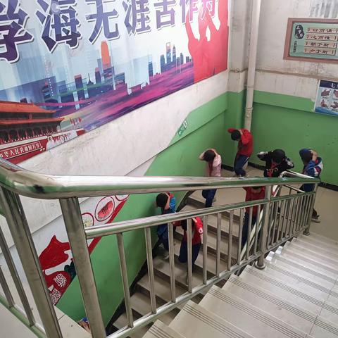 疏勒县阿拉甫乡5村小学地震逃生演练