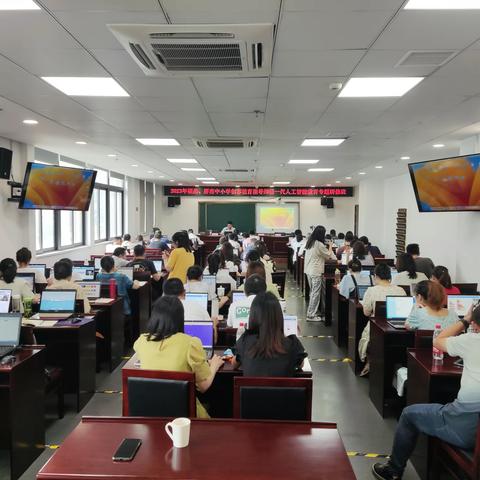 人间芳菲已向暖 创客教学正盎然