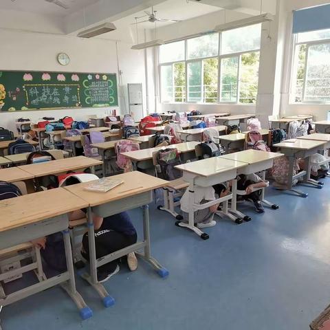 “防震减灾，安全同行”——武汉市梅苑学校小学部防震减灾演练活动