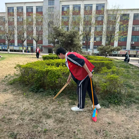 滕州二中新校开展垃圾分类活动，共创美好校园