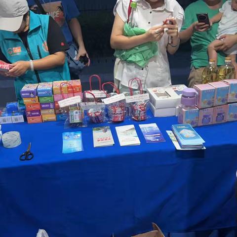 杭州分行营业部“反诈+金融知识”夜市亮相吴山，警银协作守护市民“钱袋子”