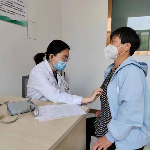 “关爱女性健康，献礼母亲节”—堰北社区信用办组织开展母亲节健康查体活动