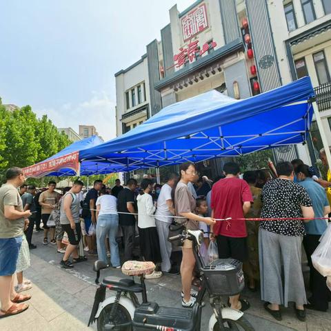 堰北社区：信用商家摆摊惠民 平价菜品获居民“热捧”