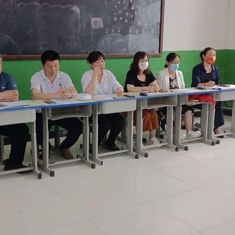 在历练中提升素养  在磨砺中绽放光彩--枣强镇学区中心校第四届班主任素养大赛