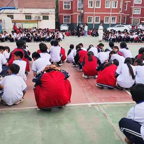 千口镇初级中学举行【防震减灾 守护生命之舟】演练活动