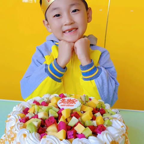 ㊗️华语幼儿园大三班“尹君烨”小朋友生日快乐🎉🎊🎉