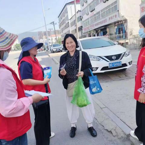 院岭街道金桥社区开展防范养老诈骗宣传活动