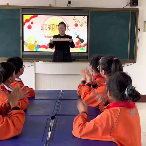 我们的节日·中秋节｜巧手做月饼，童心迎佳节