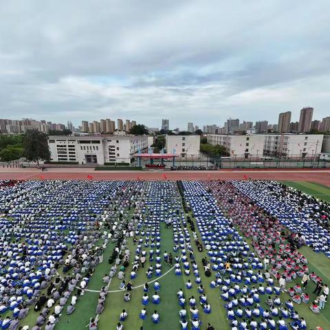 秋光为序催奋进 奋楫扬帆启新程 河南经济贸易技师学院举行2023-2024学年第二学期学生表彰大会