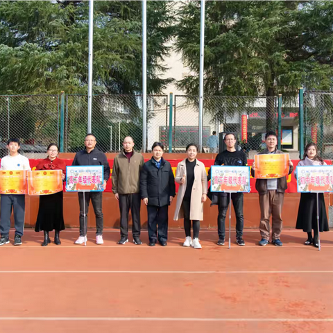 篮球绕竿迎面接力赛：青春在跑道上飞扬