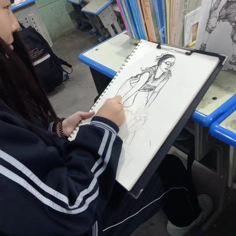 24美1班级文明风采画作展示