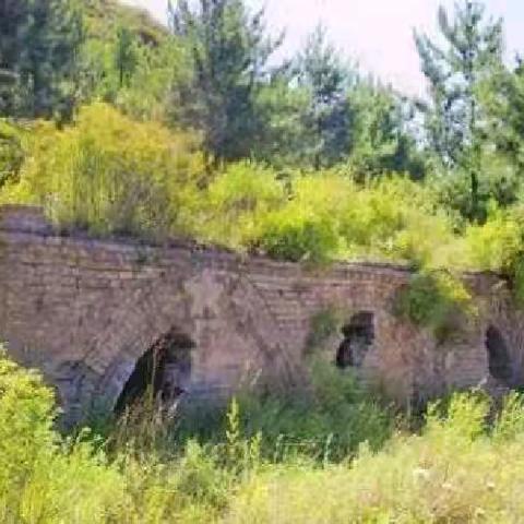 传承红色基因，弘扬革命精神