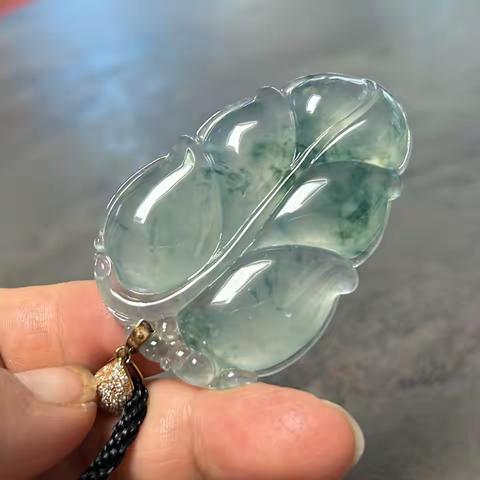 鉴定翡翠原石水头的优劣有哪些方法