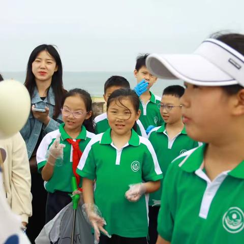 “垃圾清洁 从我做起 举手之劳 家乡更美”——龙口实验小学四年级十二班家委会活动