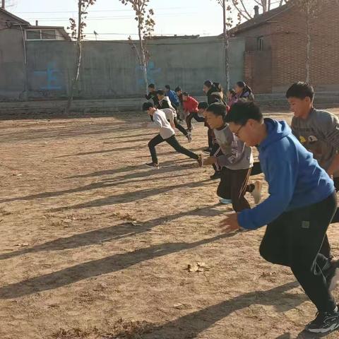 阳光体育伴我行——老鸦张小学体育运动