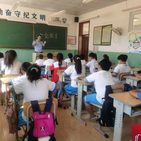 西桥头中心小学邀请派出所王警官讲安全