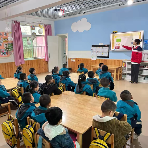 【七彩课程】—迪贝乐幼儿园中三班《花草落“纸”间、别样“造纸术”》