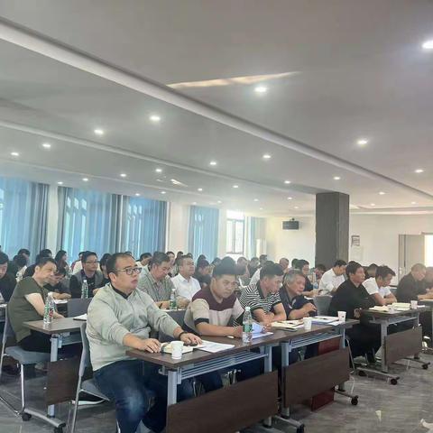 “推进移风易俗 ，建设文明乡风，树立正确的价值观”