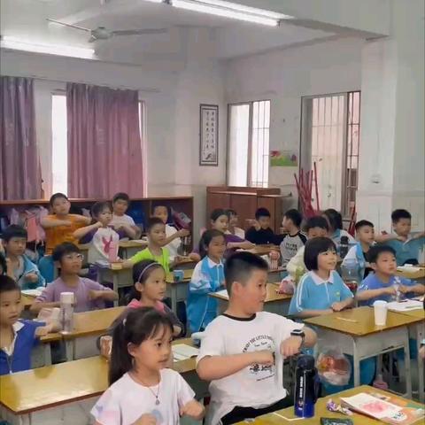 大课间，齐齐动起来                                                                          化二小2025-3-28