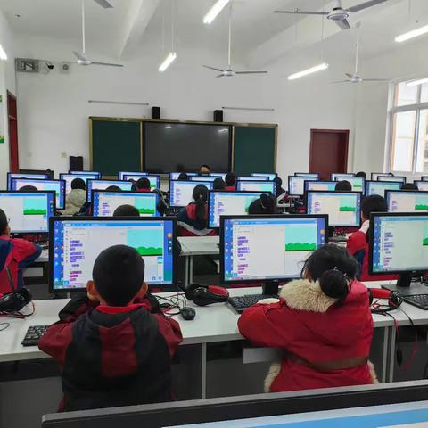 玩转编程，创意无限——松坪实验小学计算机校级社团活动纪实