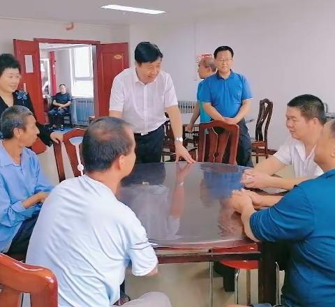 没有弱者，只有更多的关注和照顾——记陇县县委副书记翟建平调研残疾人工作
