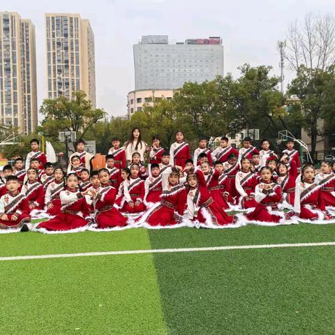 童声绘梦 和韵迎新——娄底一小四年级（13）班馆校协同课程之庆元旦合唱展示
