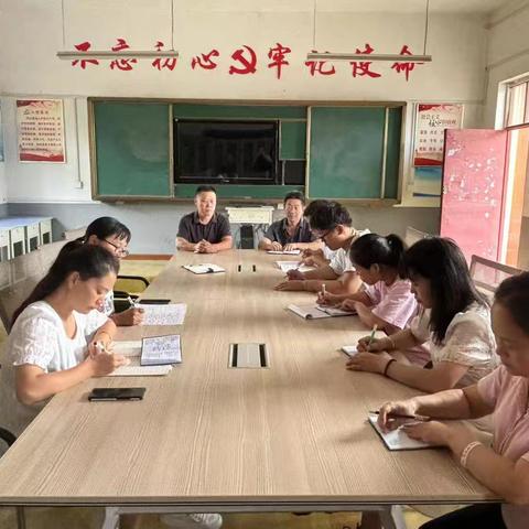 “家”点精彩，“育”见未来——上灯小学召开2024学年第一学期家长会