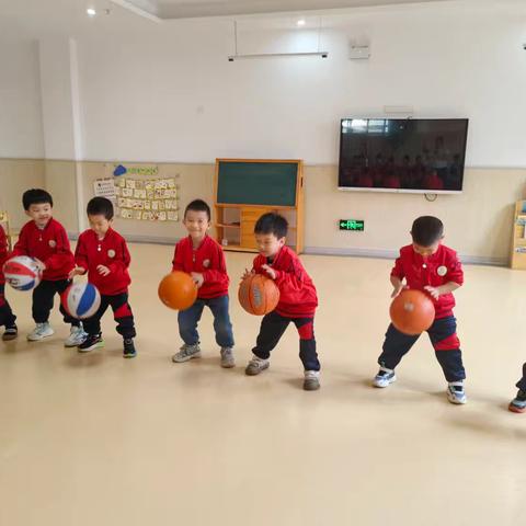 湘粤幼儿园果果三班篮球小健将成长记